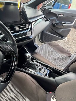 Toyota CH-R 2.0 Hybrid 2021 - 14