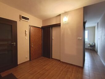Na predaj priestranný a slnečný 2,5-izbový byt na Novohradsk - 14