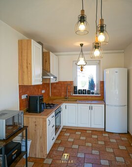 Na predaj 4 izbový podkrovný dom, veľká terasa, garáž, Rajka - 14