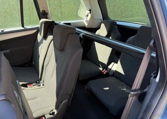 Citroën C4 Picasso 1,6i klima , 7 Míst benzín manuál 88 kw - 14