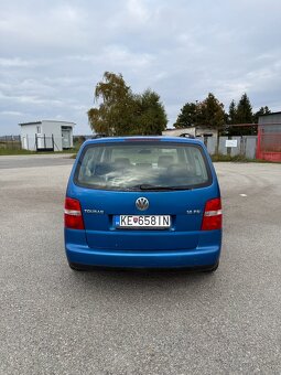 VW Touran 1.6 FSI – 7 miest, STK 11/2027, benzín - 14