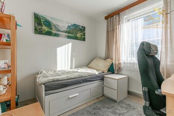 REZERVOVANÉ - Na predaj pekný dom so záhradou - 14