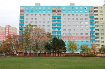 Zariadený 2i byt na Námestí Hraničiarov v Petržalke - 14