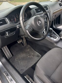 VW Jetta 1.6 TDI DSG - 14
