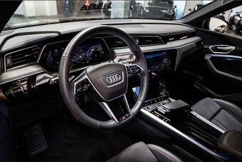 Audi E-tron - 14