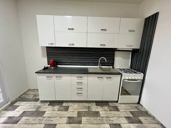 Veľký 3-izb. byt Klokočina, loggia, čiastočne zariadený - 14