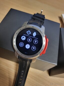 PORSCHE DESIGN LIMITED inteligentné hodinky - 14