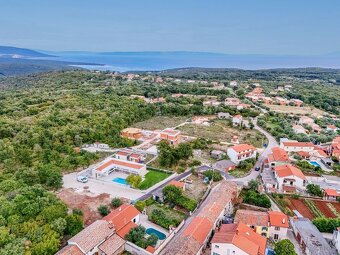 Krásny dvojdom s bazénom a výhľadom na more – Peruški - 14