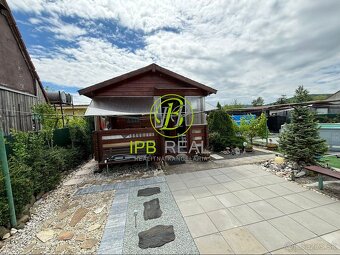 Upravená záhrada s chatou na Žabom majeri - 14