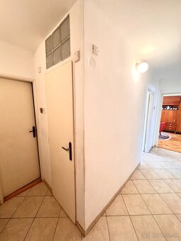 Na predaj: 3-izbový byt s garážou v tehlovej bytovke –Bajč - 14