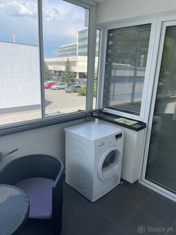 Prenajmem 2-izbový Luxusný byt + 2x park.miesta - 14