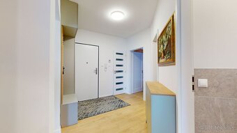 Krásny, vkusne zariadený atypický dvojizbový byt - Zavar - 14