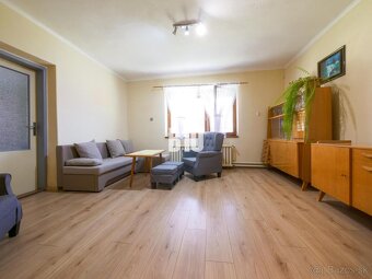 Rodinný dom s krásnym veľkým pozemkom ( stavebným) - Nové Sa - 14