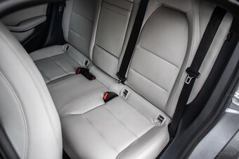 Mercedes-Benz CLA 250 4MATIC - 14