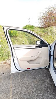 Predám  Škoda Superb Combi 2.0 TDI SCR Live DSG - 14