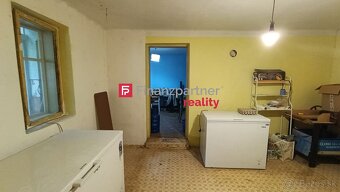 Starý dom na pozemku 2034m2, Sasinkovo, Hlohovec - 14