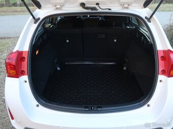 TOYOTA AURIS TOURING SPORT 1.8 Automat - 14
