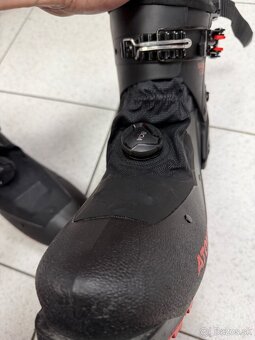 Atomic backland carbon - 14