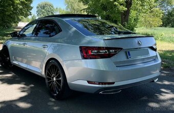 SKODA SUPERB 3 spoiler kridlo lipko na kufor - 14