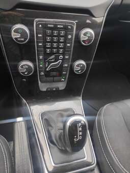 Volvo V40 Hatchback 90kw, automat benzín - 14