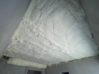 PRÉMIOVÁ STRIEKANÁ PUR IZOLÁCIA – RÝCHLO, ÚČINNE, SPOĽAHLIVO - 14