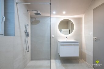 Dvojpodlažný Apartmán s garážou pod Bojnickým zámkom - 14