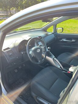Toyota Auris 1.6 valvematic - 14