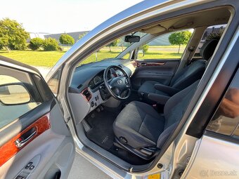 Toyota Avensis Verso 2,0 TD - 14