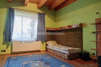 Ponúkame Vám na predaj 2 samostatné bytové jednotky -rodinný - 14