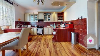 Dva domy za cenu jedného na pozemku o rozlohe 557 m2 s garáž - 14