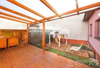 BOSEN | Na predaj priestranný 4-izb. RD v tichej časti mesta - 14