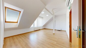 NA PREDAJ priestor v centre Trnavy  – Halenárska ulica - 14