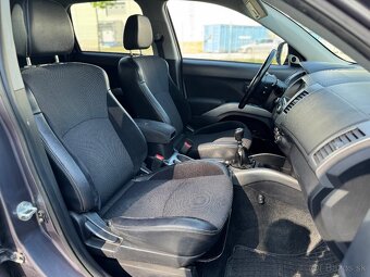 Mitsubishi Outlander 2.0D 7-miest 103KW 4x4 - 14