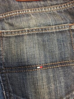 TOMMY HILFIGER originál pánske rifle w34/l34 - 14