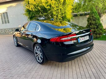 Jaguar XF 2.2D - 14