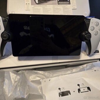 Nový PlayStation Portal Remote Player + pouzdro - 14