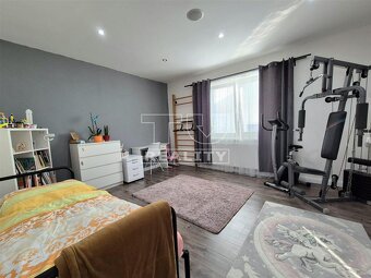 4 izbový rodinný dom v centre Levíc- kompletná... - 14