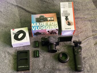 Digitálny fotoaparát na vlogovanie do vrecka SONY ZV1 + prís - 14