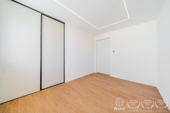 BOSEN | Moderný 4 izbový bungalov s bazénom, ul. Karasová, S - 14