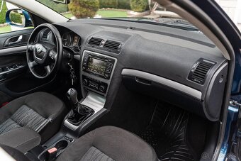 Škoda Octavia Combi 2.0 TDI CR DPF Elegance - 14