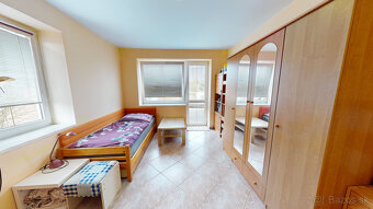 Na predaj rozmerný rodinný dom s pozemkom 2480 m2 v Dubnici  - 14