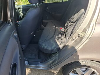 Predam Toyota Yaris 1.0i 48kW s KLIMOU. Kupene nove na SK. - 14