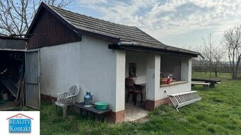 Na predaj výborná záhrada 1640 m2 s domom - chatkou - Pačéro - 14