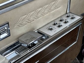 Lincoln Continental - 14