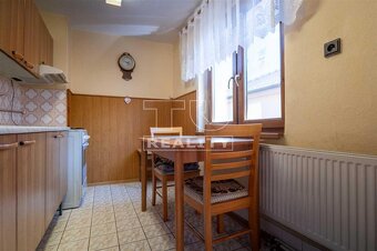 Rezervované Na predaj 4 izbový rodinný dom Malé... - 14