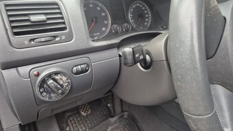 Volkswagen Golf V 1,4i 66kw - 14