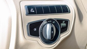 Mercedes-Benz C trieda Kombi 300 d A/T 4MATIC - 14