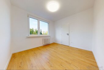 TOP PONUKA, Úplne nová rekonštrukcia 3 izb. bytu  na začiatk - 14