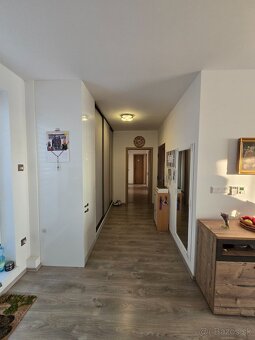3 izb. byt s veľkou terasou, 2x park. miesto - 14