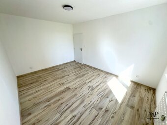 REKONŠTRUOVANÝ 2 IZBOVÝ BYT, 48M2, UL. L.NOVOMESKÉHO, SENICA - 14